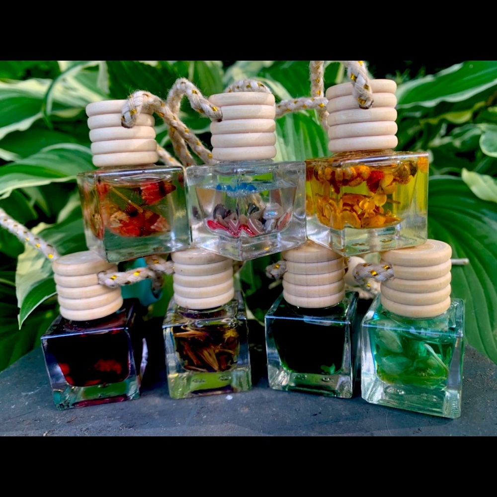 Sandalwood essential oil glass hanging diffuser